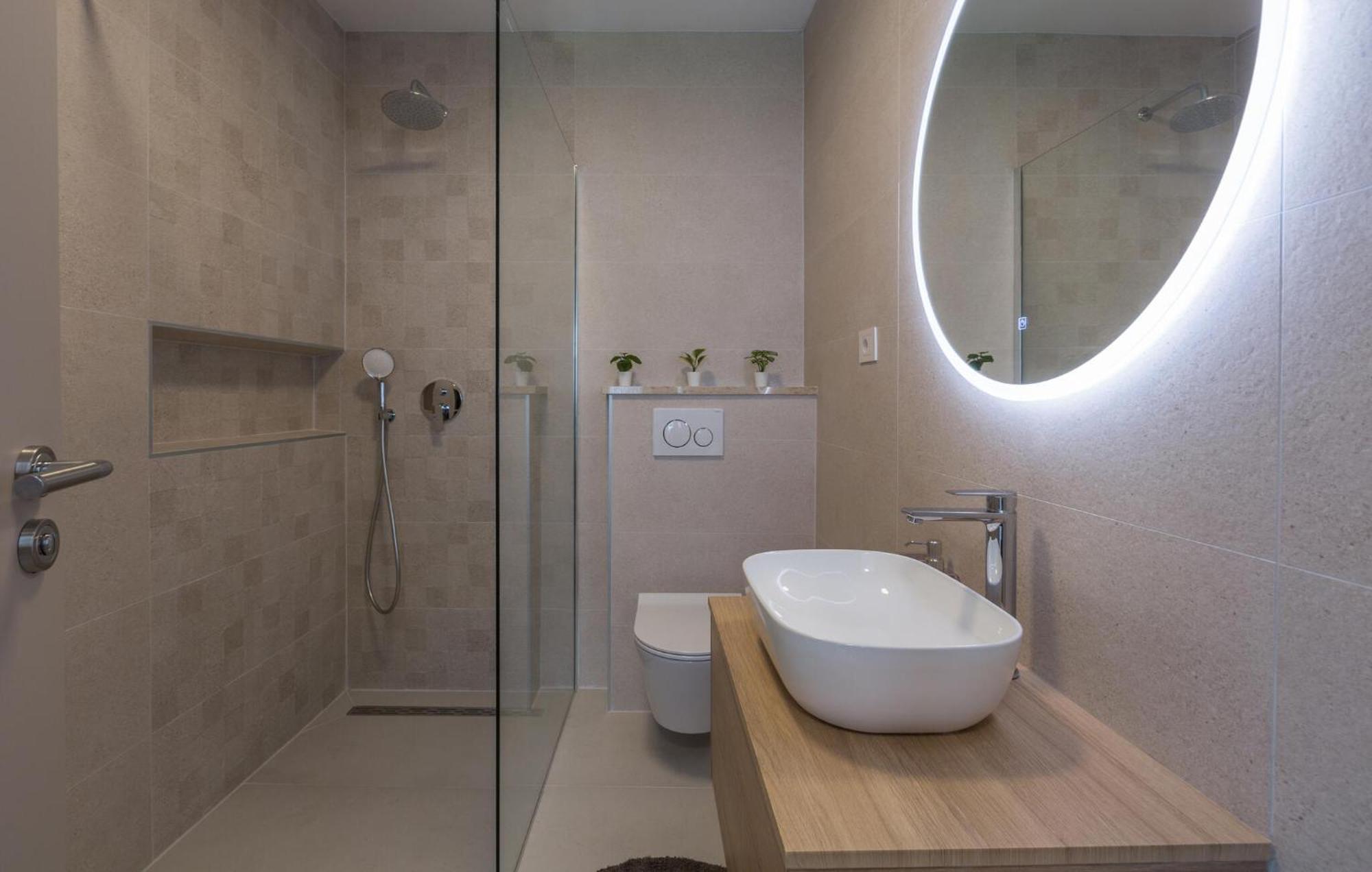 1 Bedroom Beautiful Apartment In 波雷奇 外观 照片