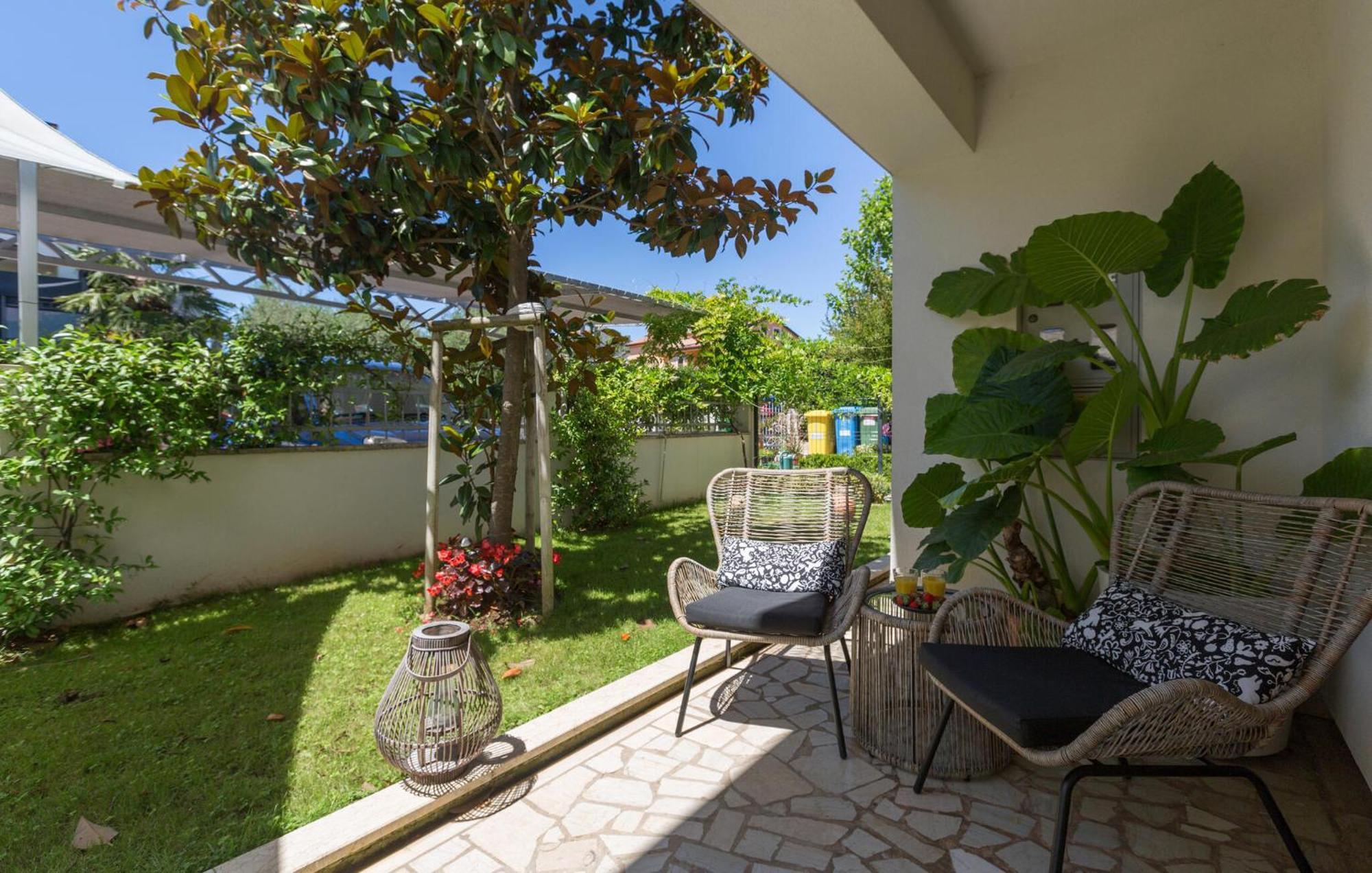1 Bedroom Beautiful Apartment In 波雷奇 外观 照片