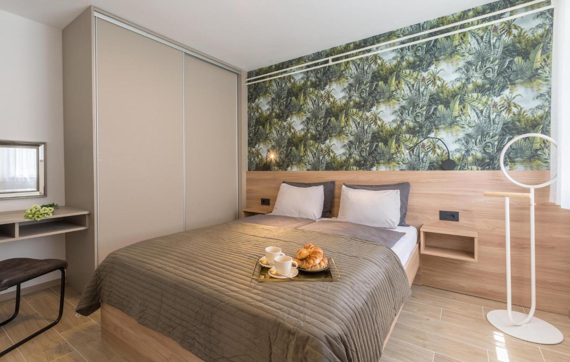1 Bedroom Beautiful Apartment In 波雷奇 外观 照片